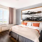 Bryggehotell - By Classic Norway Finnøy