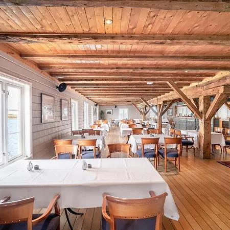 Bryggehotell - By Classic Norway Finnøy