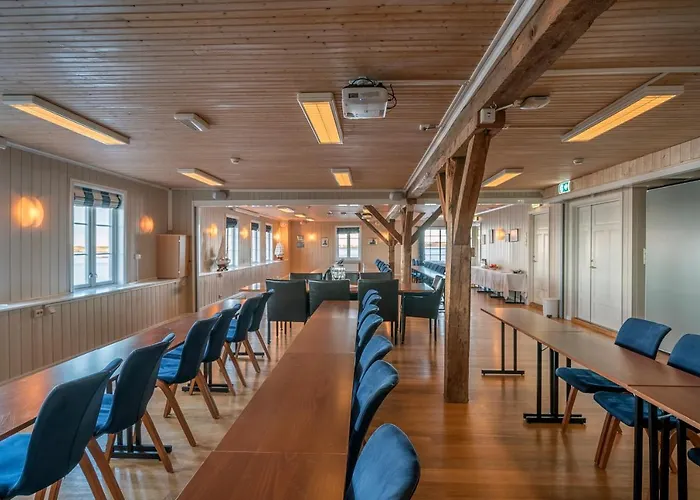 Hotel Bryggehotell - By Classic Norway Finnøy