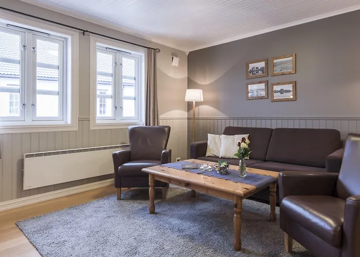 מלון Bryggehotell - By Classic Norway 3*